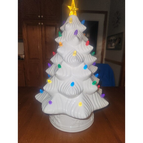 Vintage Mr. Christmas Nostalgic Christmas Tree, 16 inch tall LED lights - Picture 6 of 11